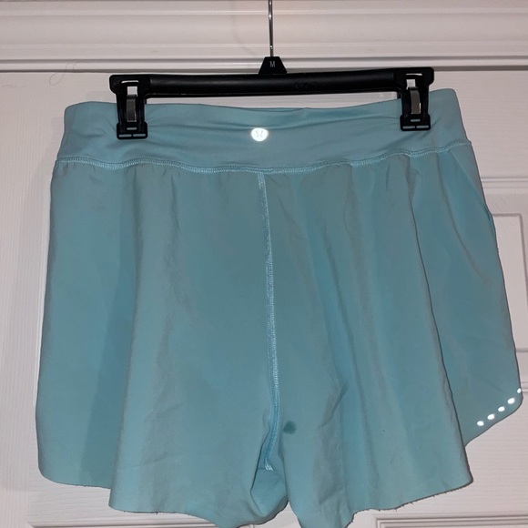 Lululemon Find Your Pace Shorts - Picture 3 of 4